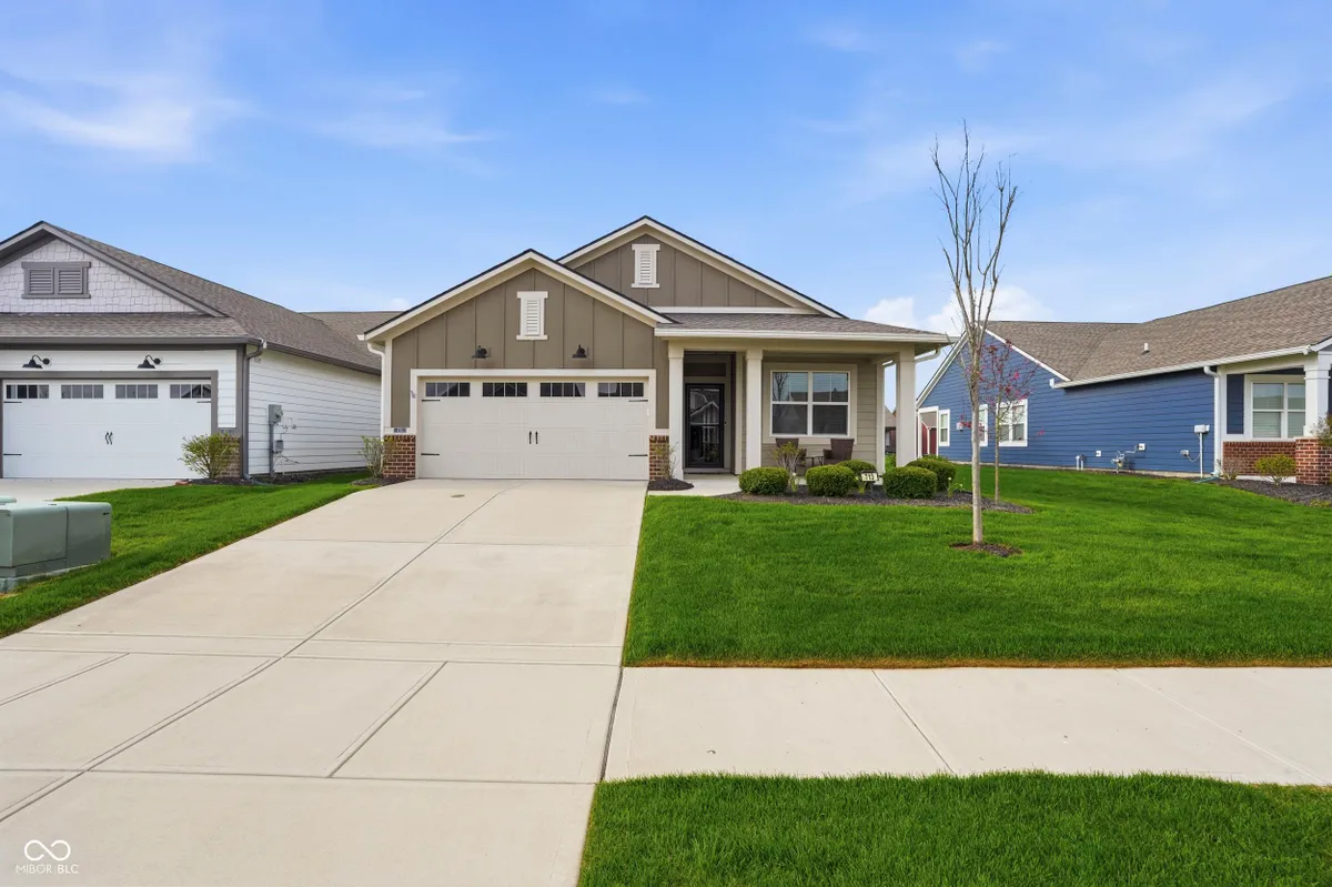 Property Slideshow image 1 of 27 | 713 ehrlich ln, Westfield, IN, 46074