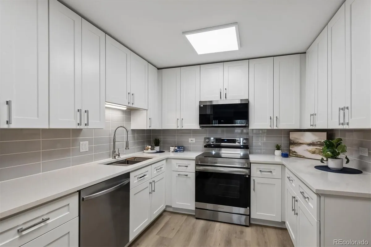 Property Slideshow image 1 of 45 | 595 s alton way 6b, Denver, CO, 80247