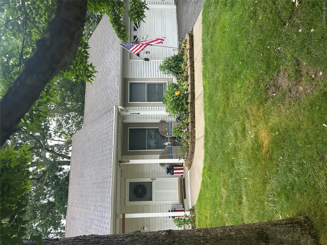 Property Slideshow image 1 of 1 | 152b laurance ln, Brookhaven, NY, 11961