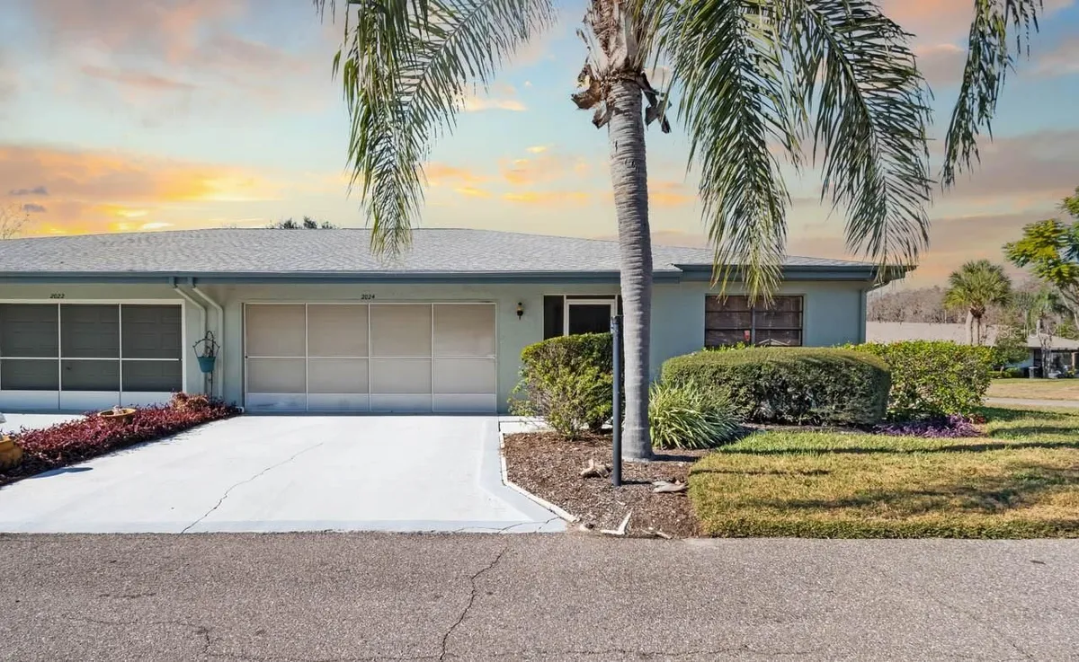Property Slideshow image 1 of 52 | 2024 hereford dr # 49, Sun City Center, FL, 33573