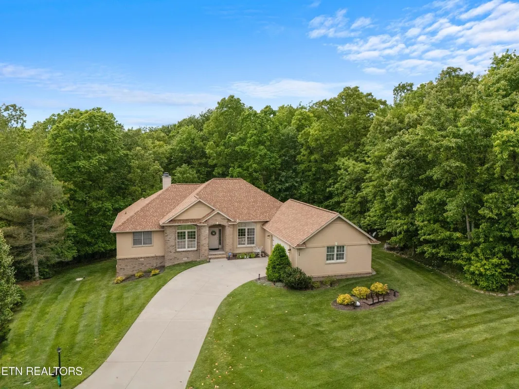 Property Slideshow image 1 of 50 | 12 dewsbury ter, Crossville, TN, 38558