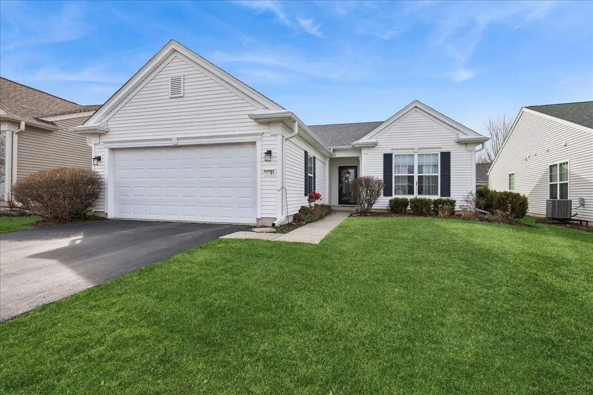 Property Slideshow image 1 of 19 | 11791 covey ln, Huntley, IL, 60142