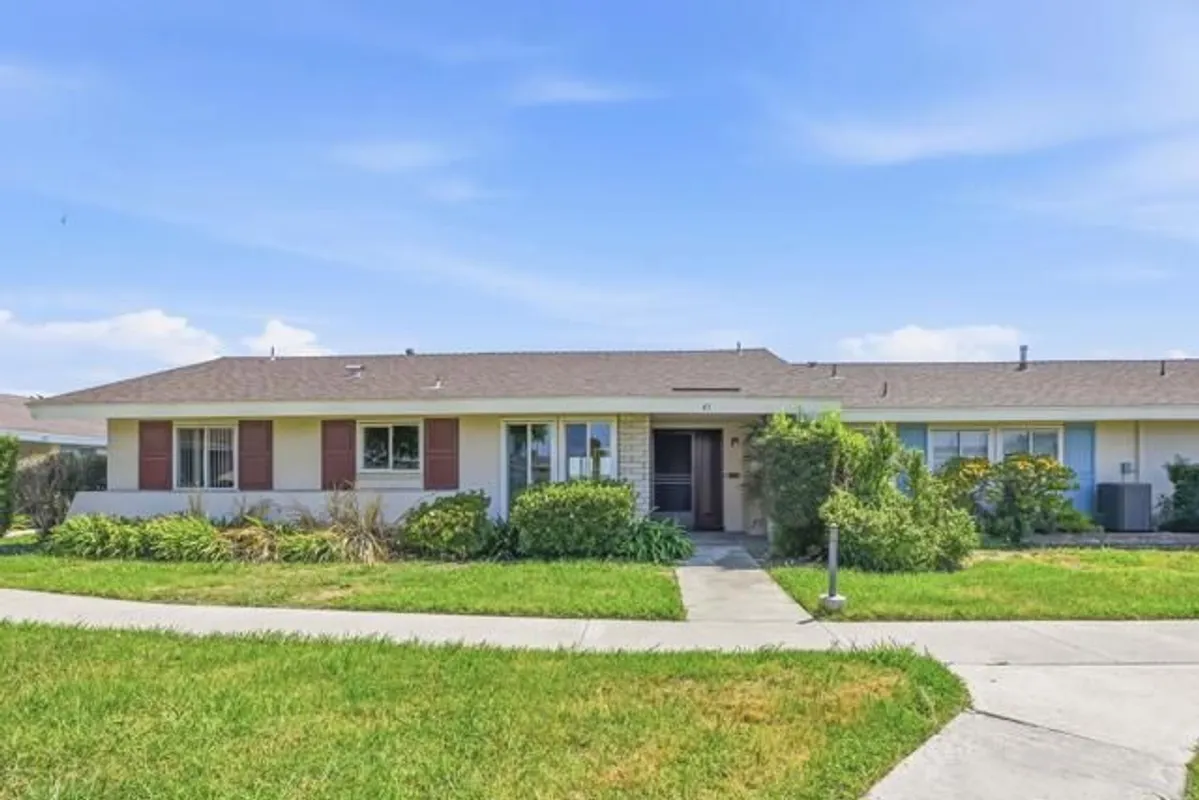 Property Slideshow image 1 of 30 | 3685 vista campana 41, Oceanside, CA, 92057