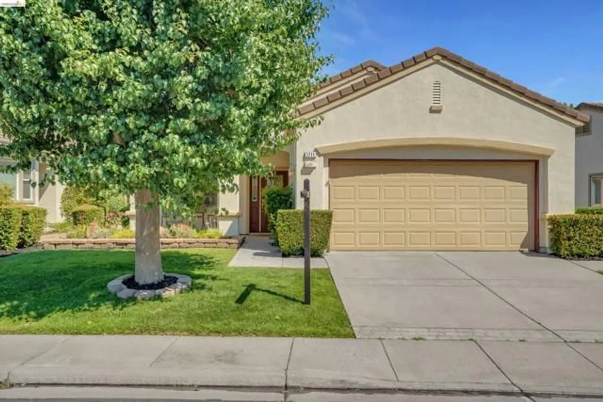 Property Slideshow image 1 of 28 | 1711 kent dr, Brentwood (Cc), CA, 94513