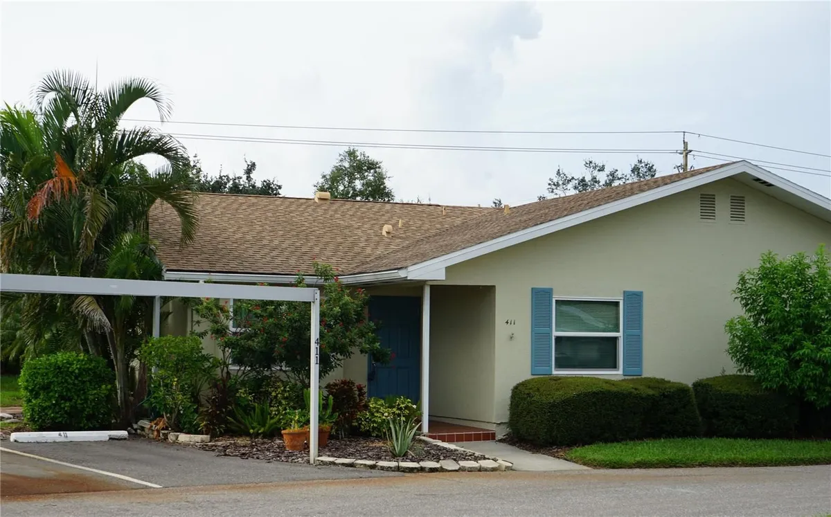 Property Slideshow image 1 of 54 | 411 bloom ct 2a, Sun City Center, FL, 33573