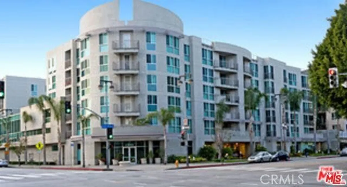 Property Slideshow image 1 of 24 | 267 s san pedro st, Los Angeles, CA, 90012