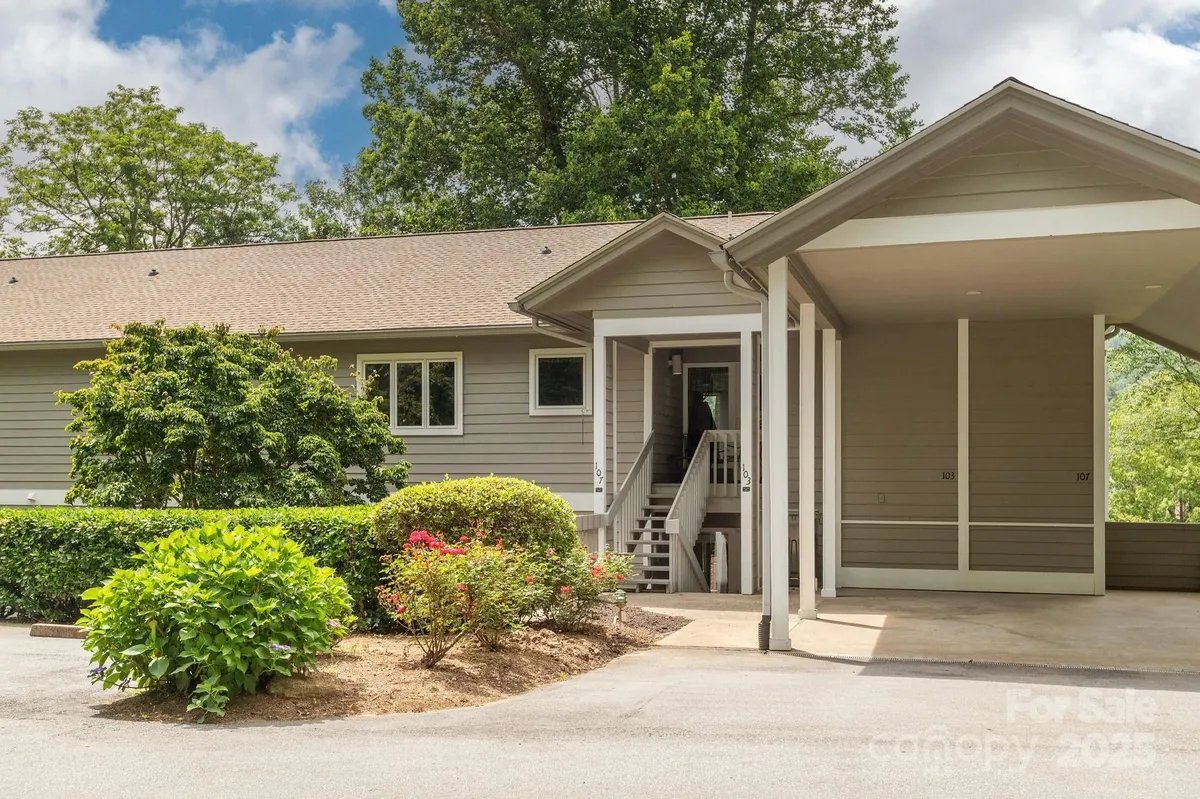 Property Slideshow image 1 of 33 | 103 golfside dr, Flat Rock, NC, 28731