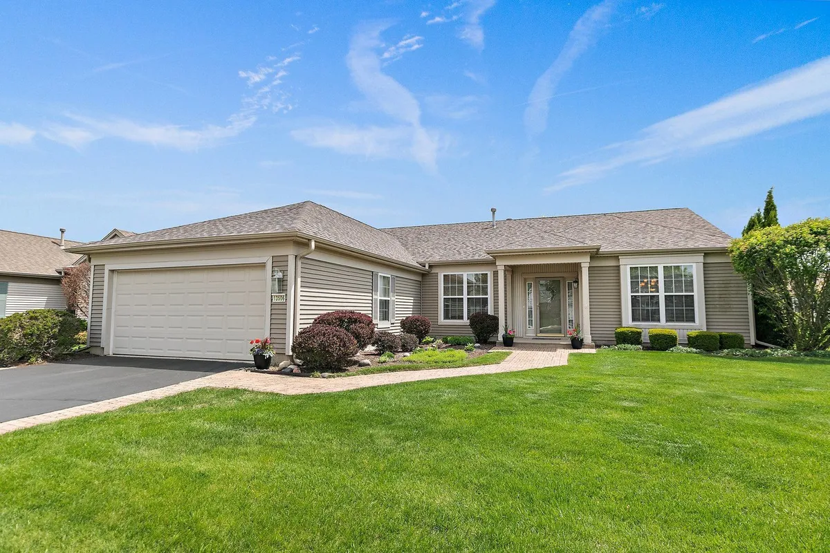 Property Slideshow image 1 of 34 | 13506 dakota fields dr, Huntley, IL, 60142