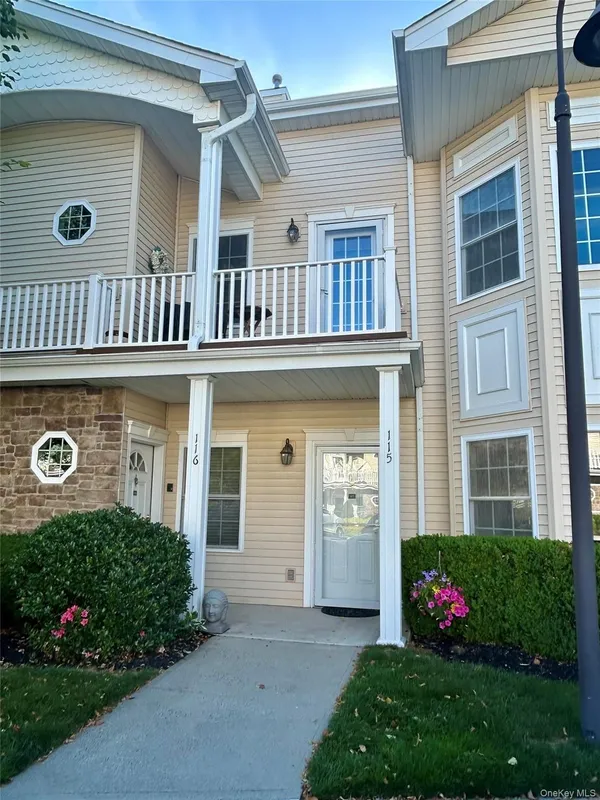 Property Slideshow image 1 of 8 | 115 autumn dr, Oyster Bay, NY, 11803