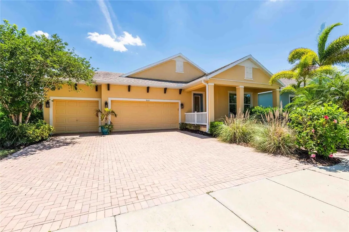 Property Slideshow image 1 of 44 | 5111 coastal scene dr, Apollo Beach, FL, 33572