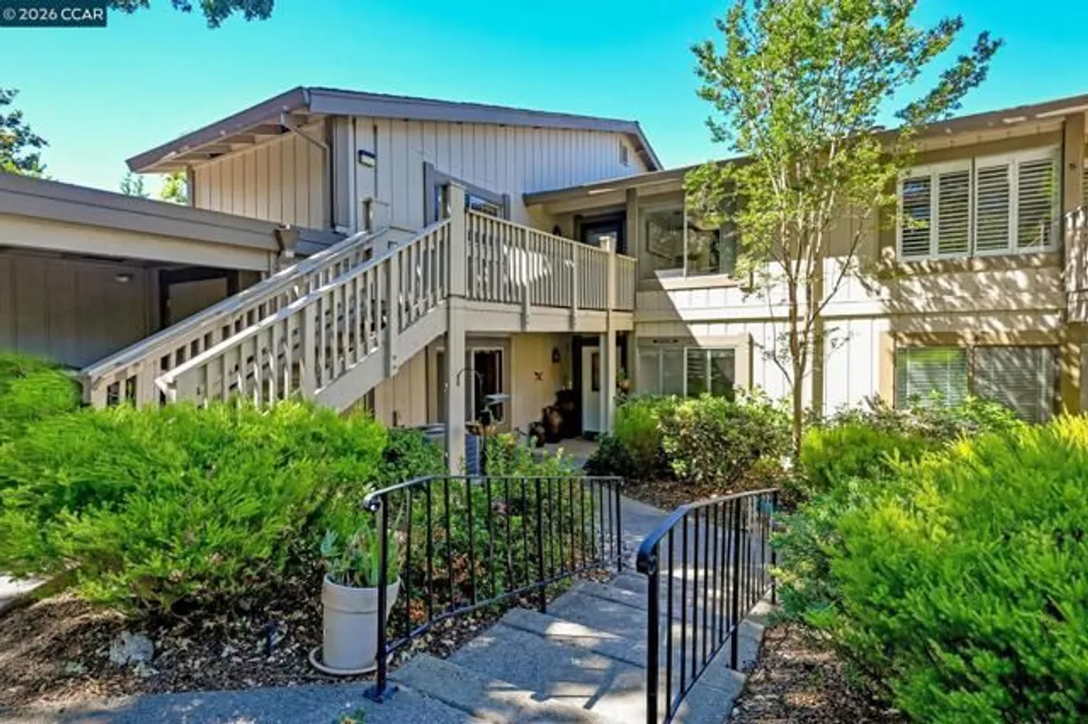 Property Slideshow image 1 of 33 | 2055 cactus ct 2, Walnut Creek, CA, 94595