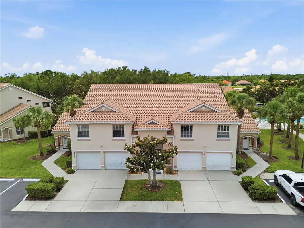 Property Slideshow image 1 of 38 | 7660 sweetbay cir, Bradenton, FL, 34203