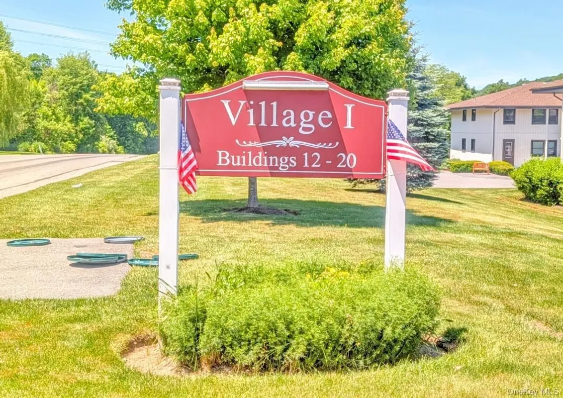 Property Slideshow image 1 of 22 | 17 hastings ct a, Yorktown, NY, 10598