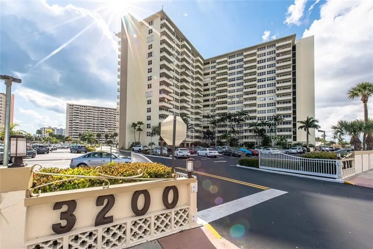 Property Slideshow image 1 of 30 | 3200 ne 36th st apt 1417, Fort Lauderdale, FL, 33308