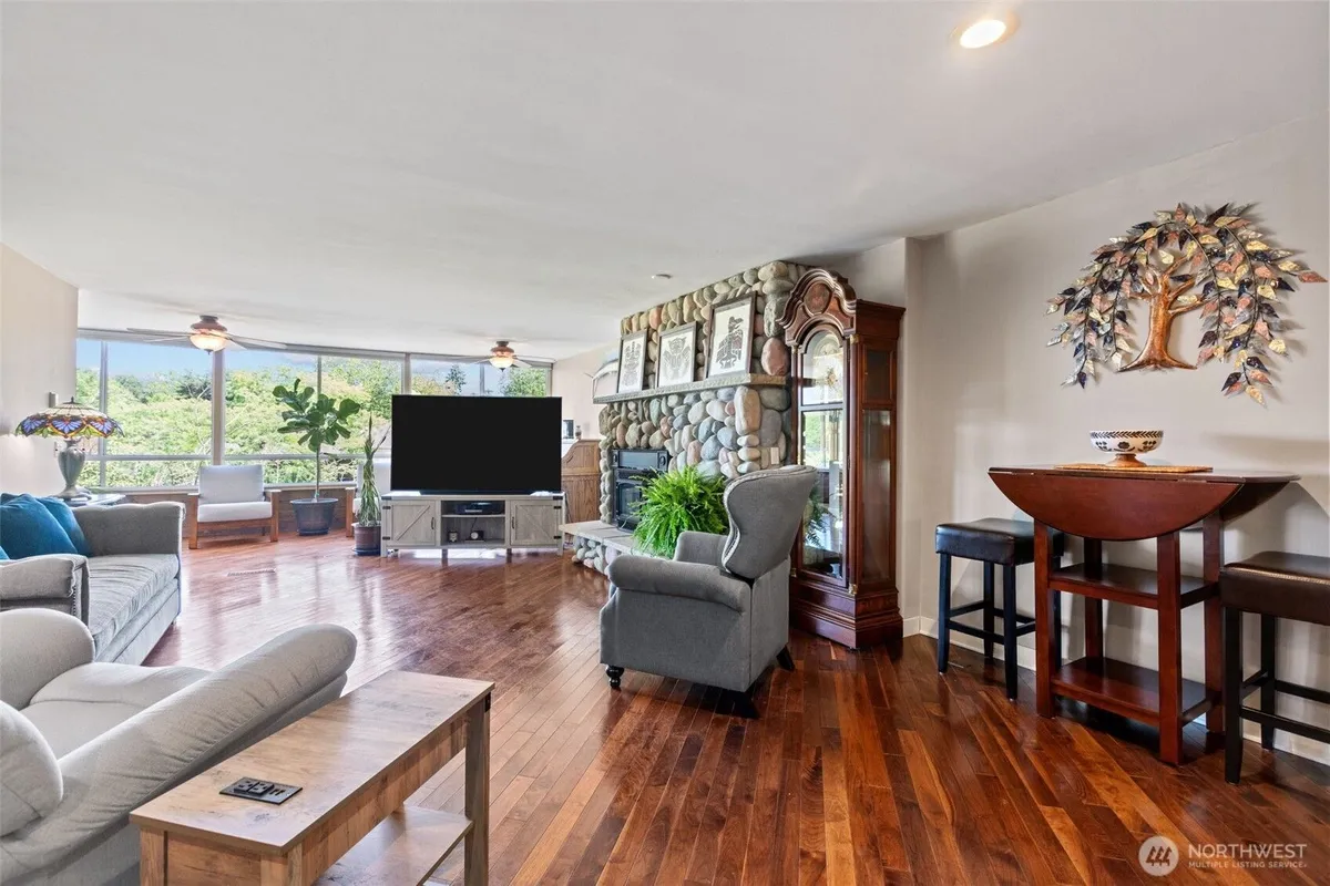Property Slideshow image 1 of 40 | 10903 glen acres dr b, Seattle, WA, 98168