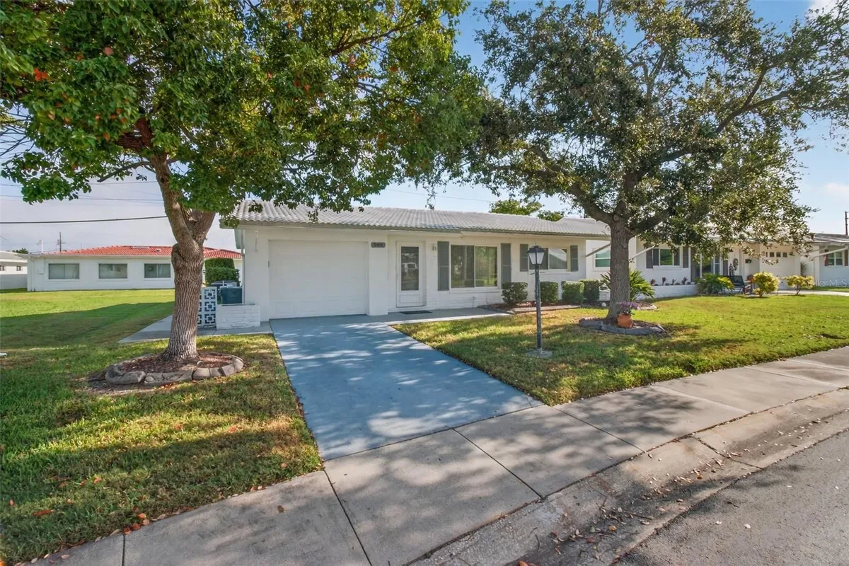 Property Slideshow image 1 of 35 | 9481 45th pl n # 9481, Pinellas Park, FL, 33782