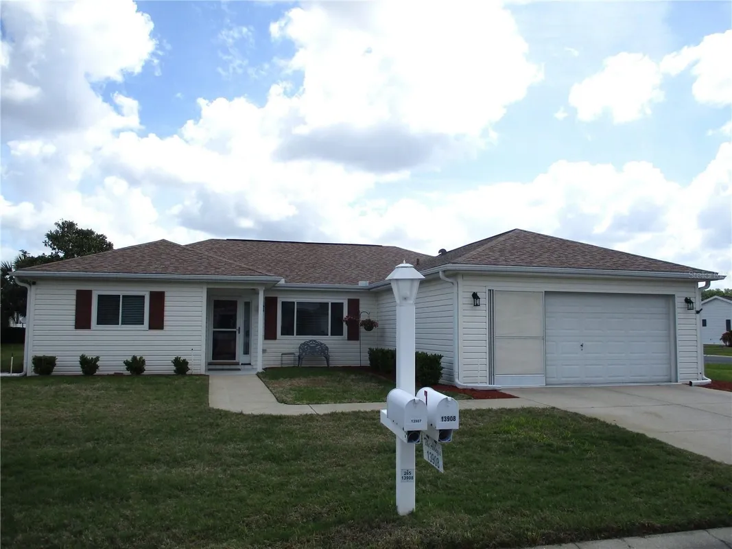 Property Slideshow image 1 of 74 | 13908 sw 114th cir, Dunnellon, FL, 34432