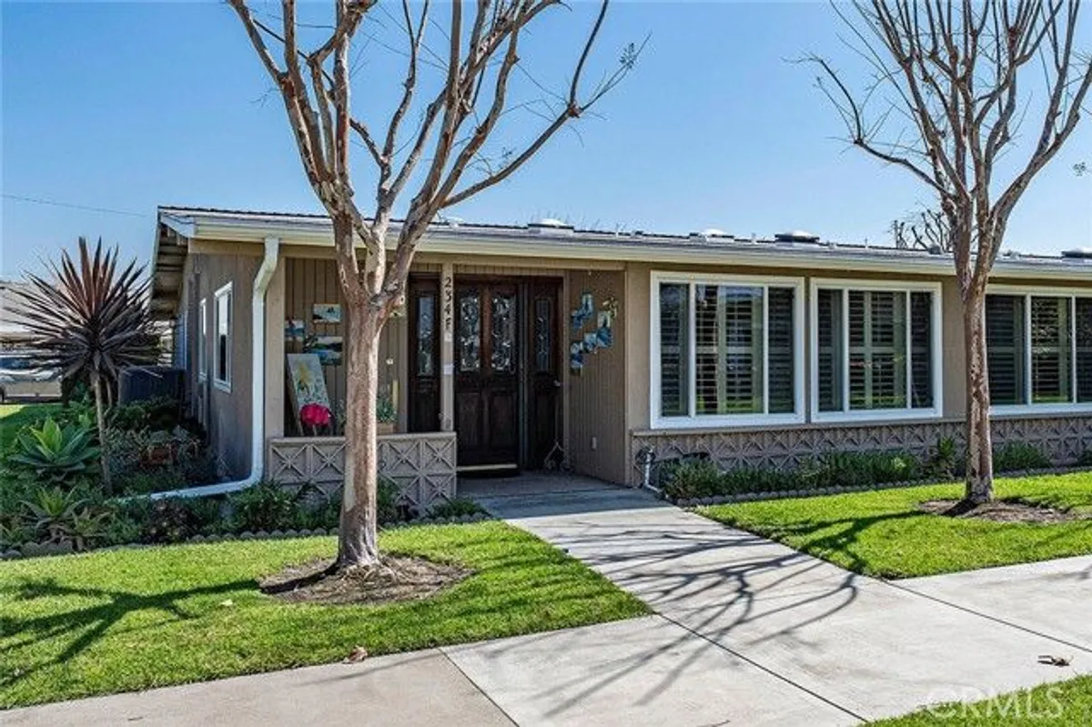 Property Slideshow image 1 of 29 | 13101 oak hls 234f, Seal Beach, CA, 90740