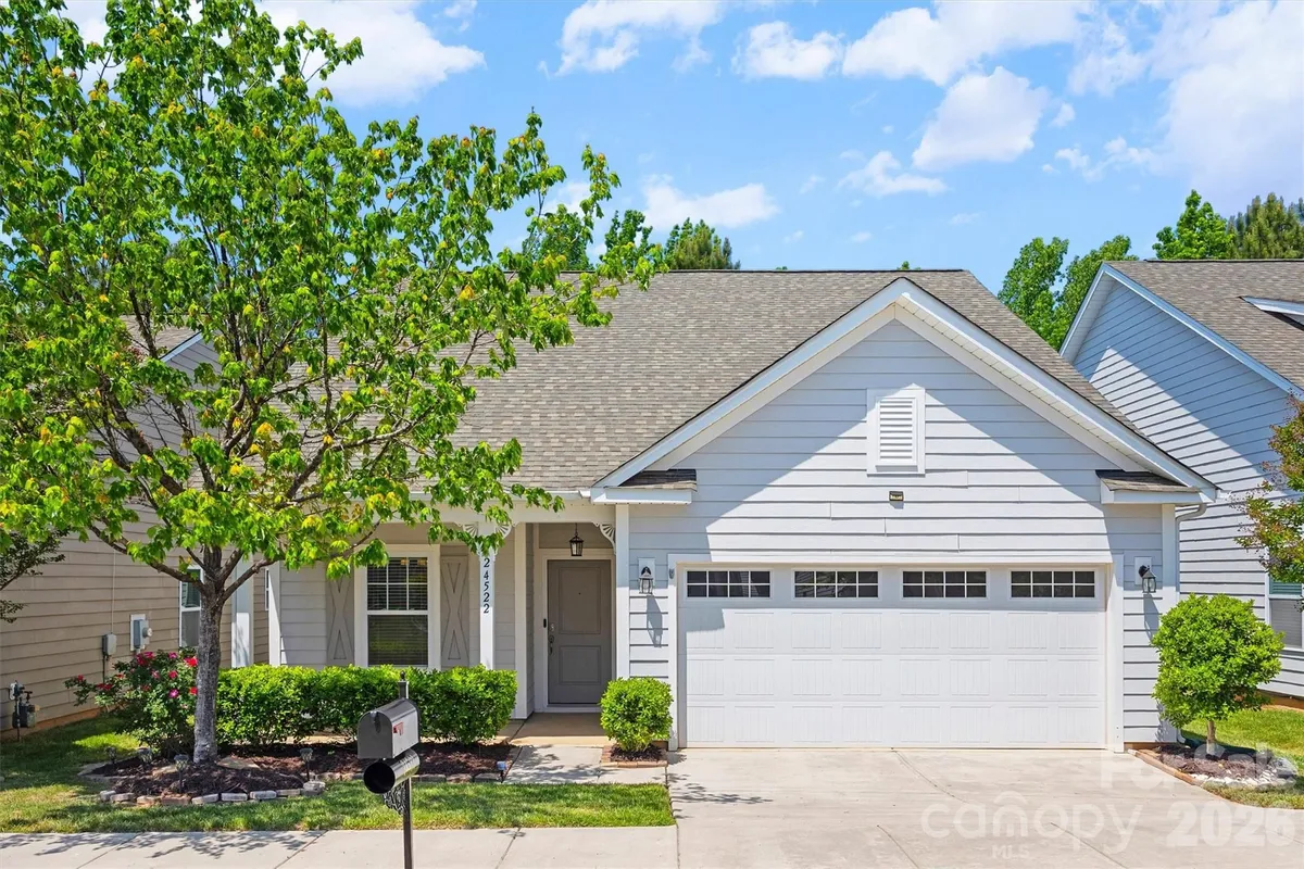 Property Slideshow image 1 of 48 | 24522 blue heron cir, Lancaster, SC, 29720