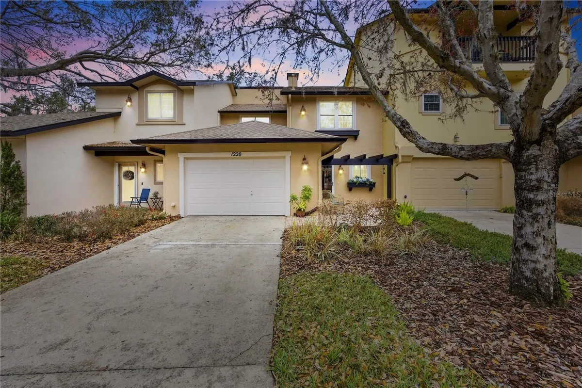 Property Slideshow image 1 of 48 | 1220 avenida de las casas, The Villages, FL, 32159