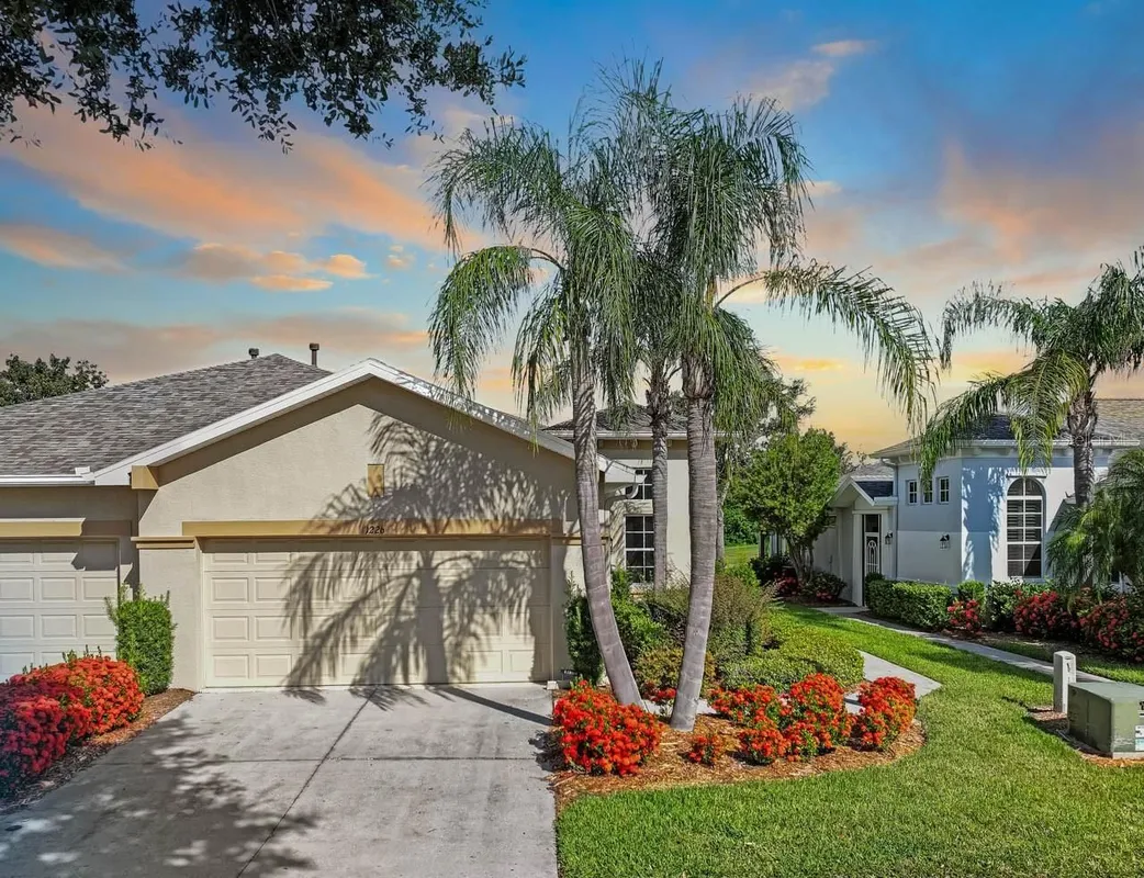 Property Slideshow image 1 of 56 | 1226 lyndhurst greens dr # 11, Sun City Center, FL, 33573