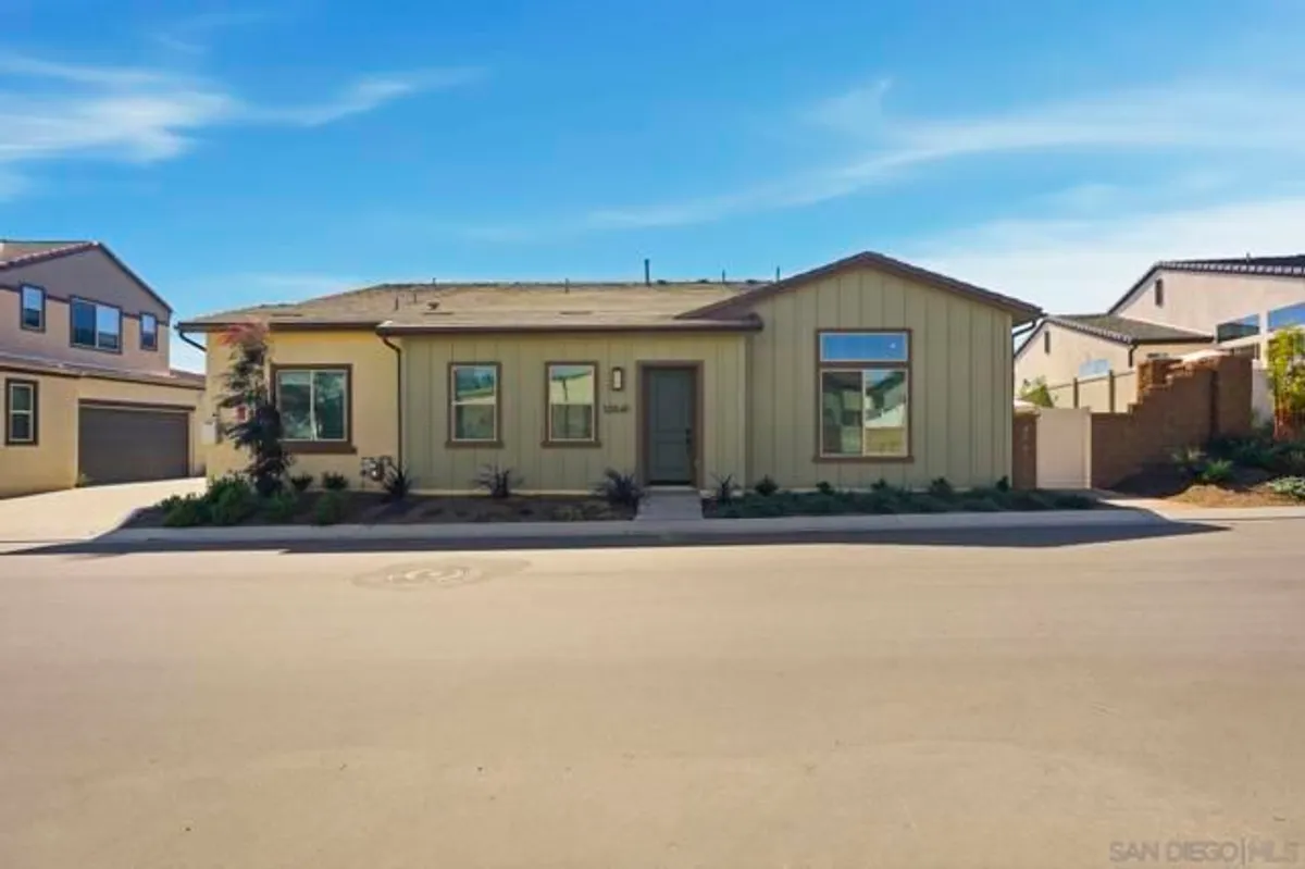 Property Slideshow image 1 of 37 | 12641 elizabeth way, San Diego, CA, 92129