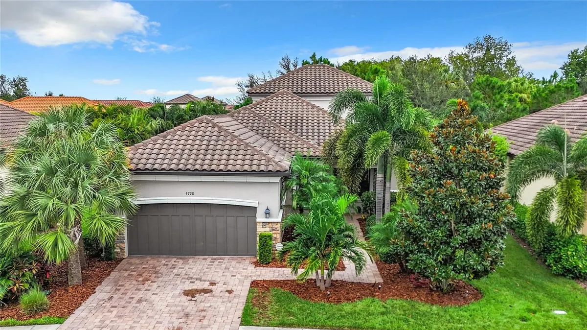 Property Slideshow image 1 of 77 | 9728 highland park pl, Palmetto, FL, 34221