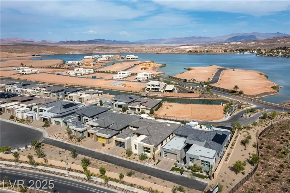 Property Slideshow image 1 of 56 | 104 tre pietre st, Henderson, NV, 89011