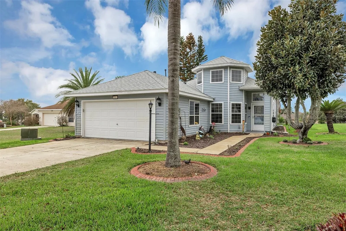 Property Slideshow image 1 of 60 | 5481 bounty cir, Tavares, FL, 32778