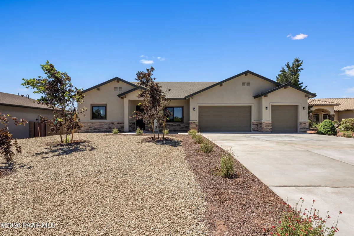 Property Slideshow image 1 of 46 | 7905 e smoke house ln, Prescott Valley, AZ, 86315