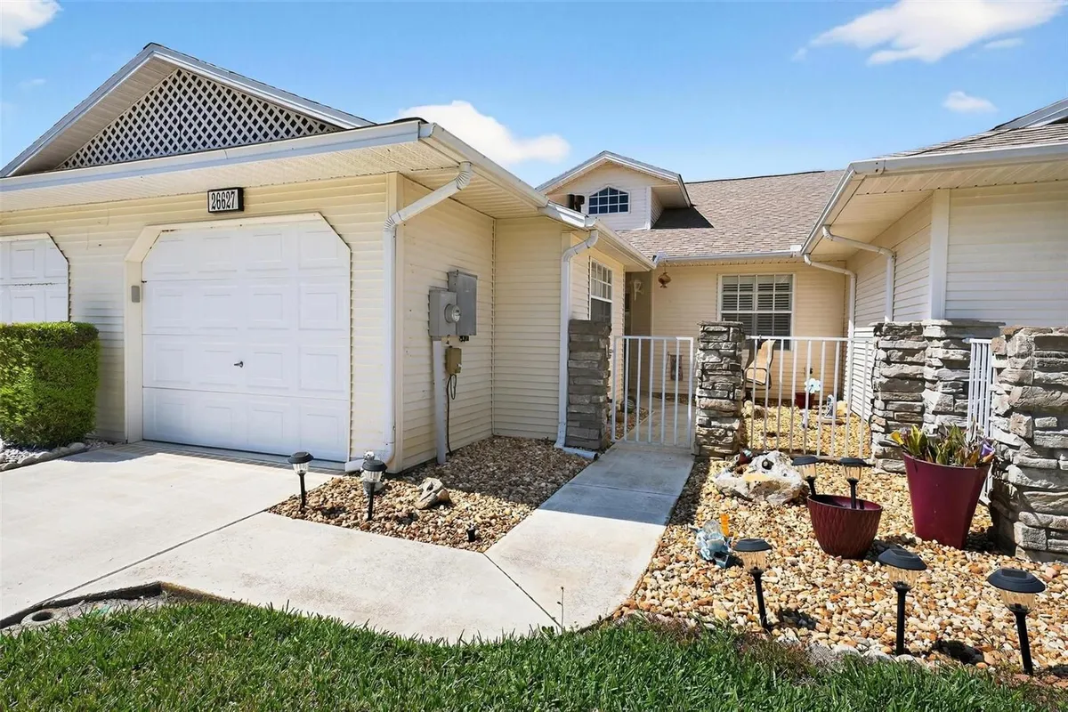 Property Slideshow image 1 of 66 | 26627 racquet cir, Leesburg, FL, 34748