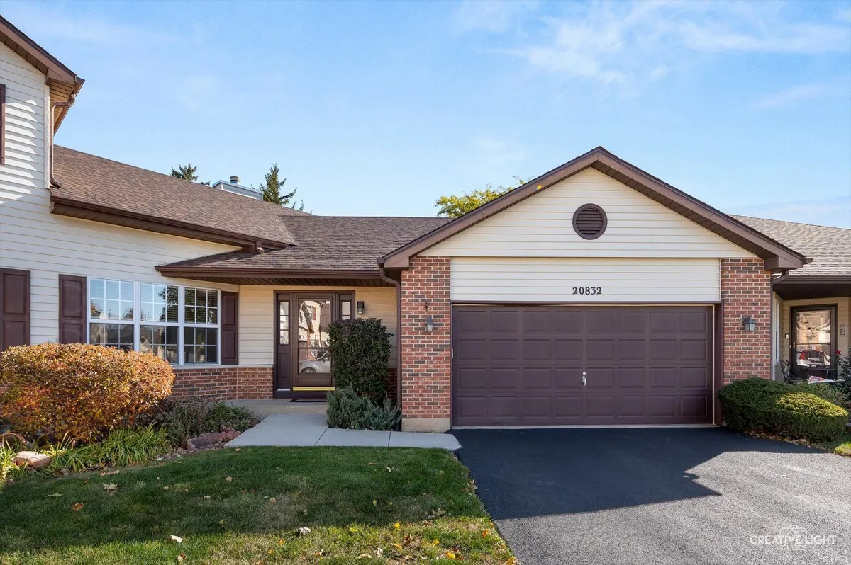 Property Slideshow image 1 of 17 | 20832 w periwinkle ct, Plainfield, IL, 60544