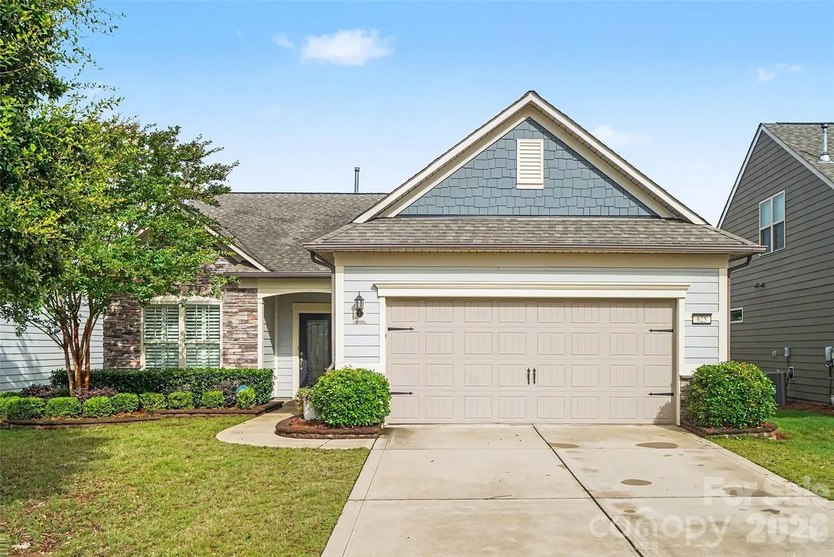 Property Slideshow image 1 of 27 | 625 birchway dr, Fort Mill, SC, 29715
