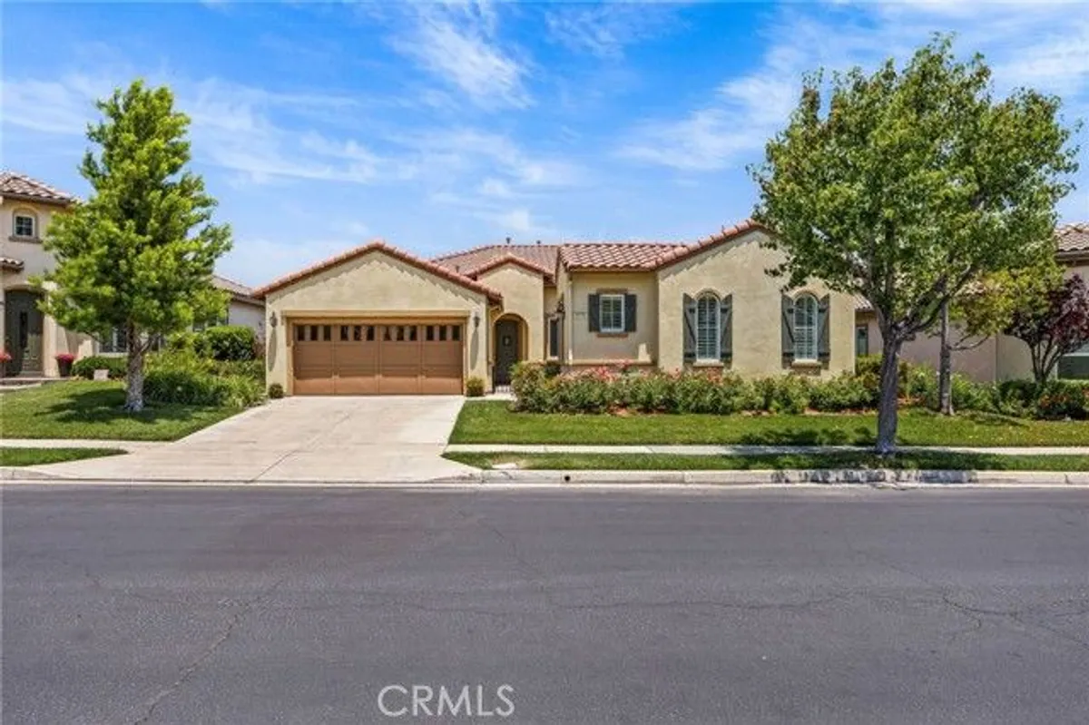 Property Slideshow image 1 of 35 | 9116 pinyon point ct, Corona, CA, 92883