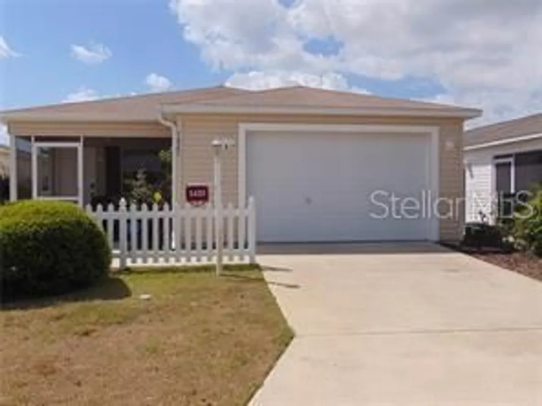 Property Slideshow image 1 of 8 | 1420 fairway st, The Villages, FL, 32162
