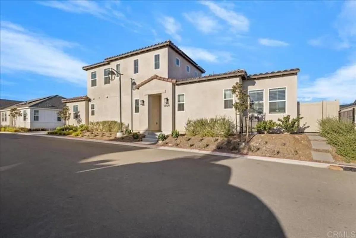 Property Slideshow image 1 of 44 | 1709 avenida tealing, Chula Vista, CA, 91913