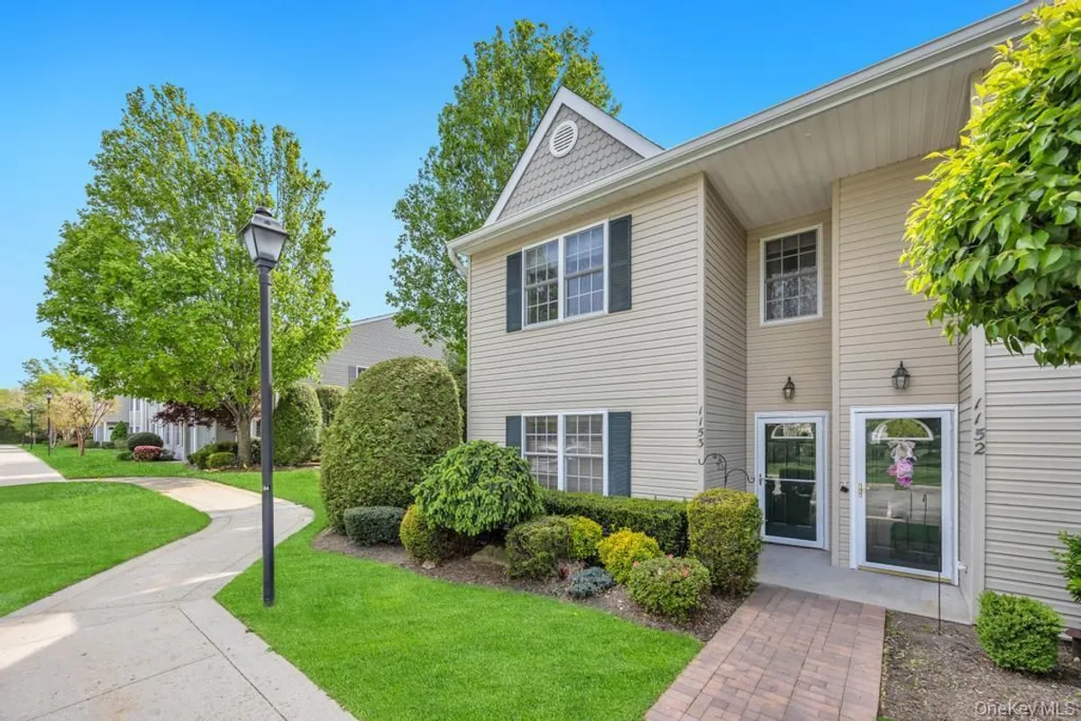 Property Slideshow image 1 of 26 | 1153 savoy dr, Huntington, NY, 11747