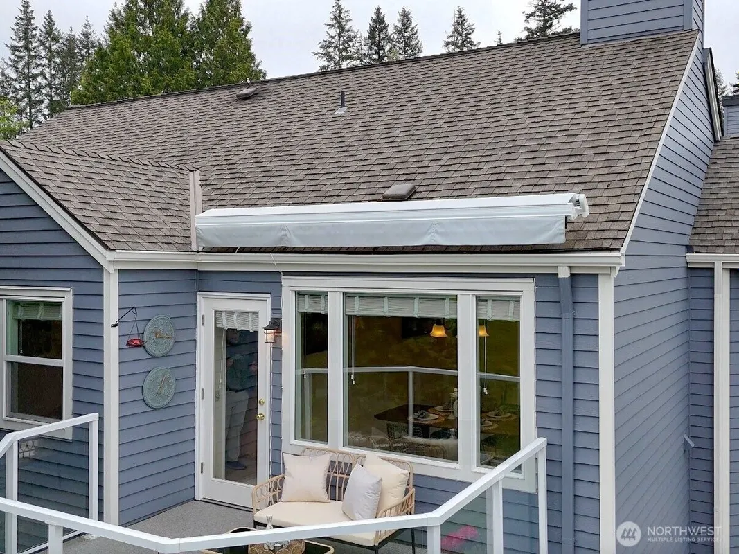 Property Slideshow image 1 of 40 | 22471 se 42nd ter 2204, Issaquah, WA, 98029
