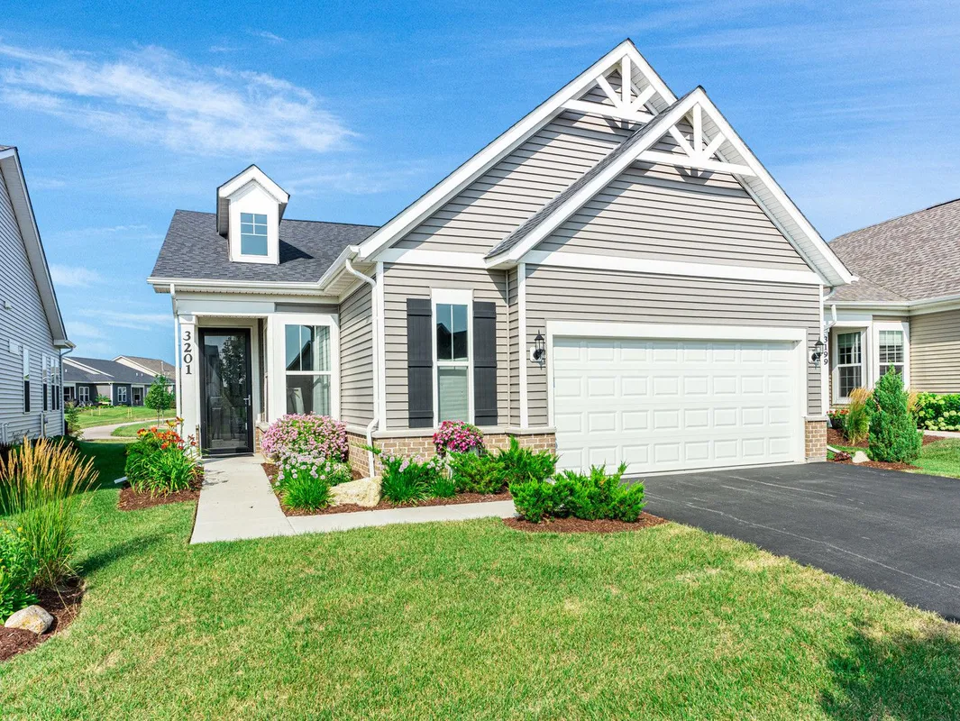 Property Slideshow image 1 of 62 | 3201 dove mountain dr, Aurora, IL, 60503
