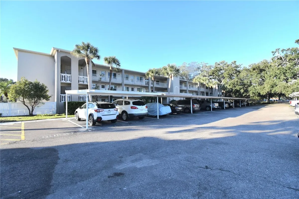 Property Slideshow image 1 of 42 | 841 patricia ave 202, Dunedin, FL, 34698