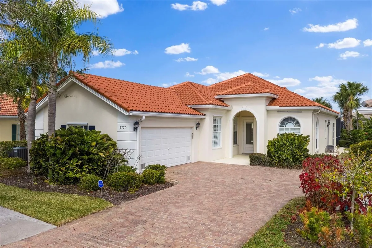 Property Slideshow image 1 of 60 | 5779 wilena pl, Sarasota, FL, 34238