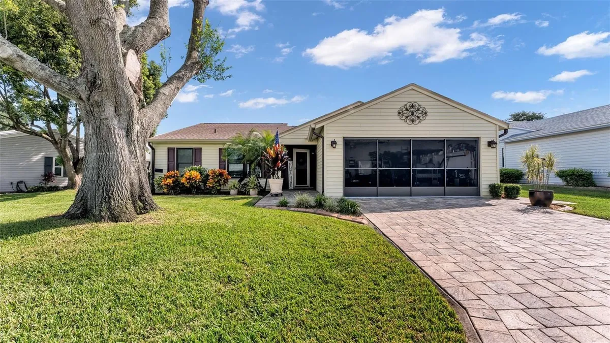Property Slideshow image 1 of 81 | 6096 kittiwake dr, Lakeland, FL, 33809