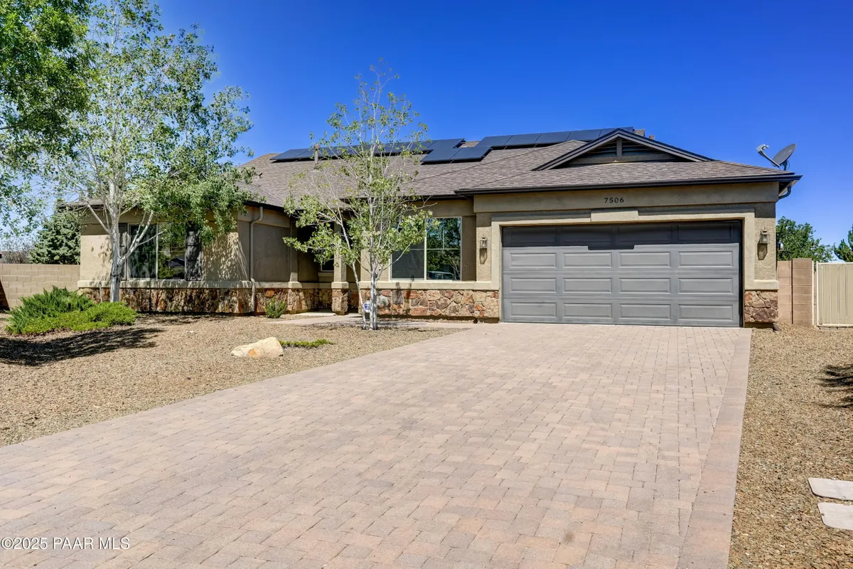 Property Slideshow image 1 of 32 | 7506 e roaring canyon rd, Prescott Valley, AZ, 86315