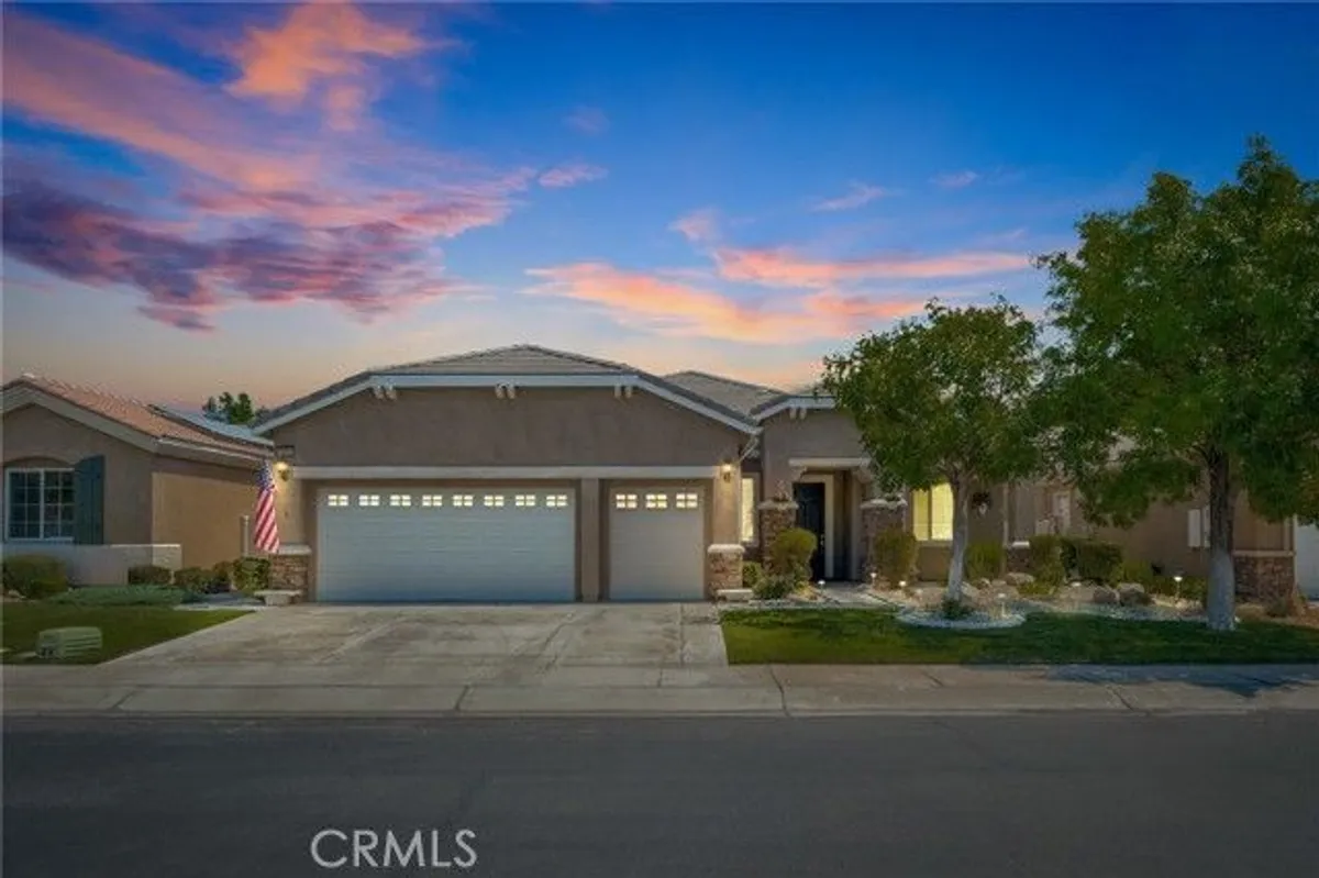 Property Slideshow image 1 of 46 | 10817 katepwa st, Apple Valley, CA, 92308