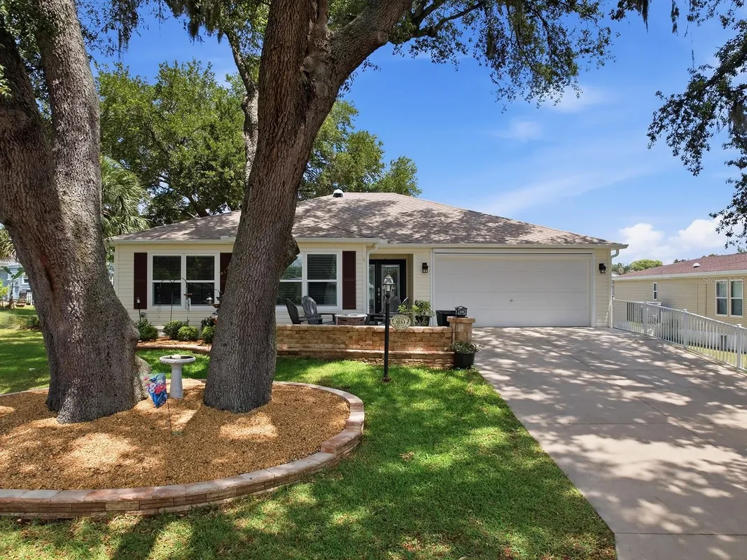 Property Slideshow image 1 of 45 | 1033 aloha way, Lady Lake, FL, 32159