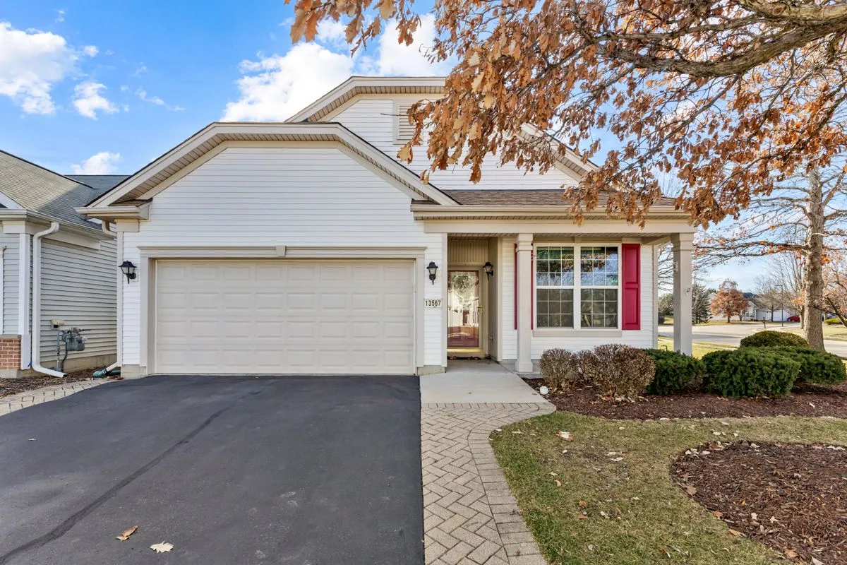 Property Slideshow image 1 of 26 | 13567 morgan way, Huntley, IL, 60142