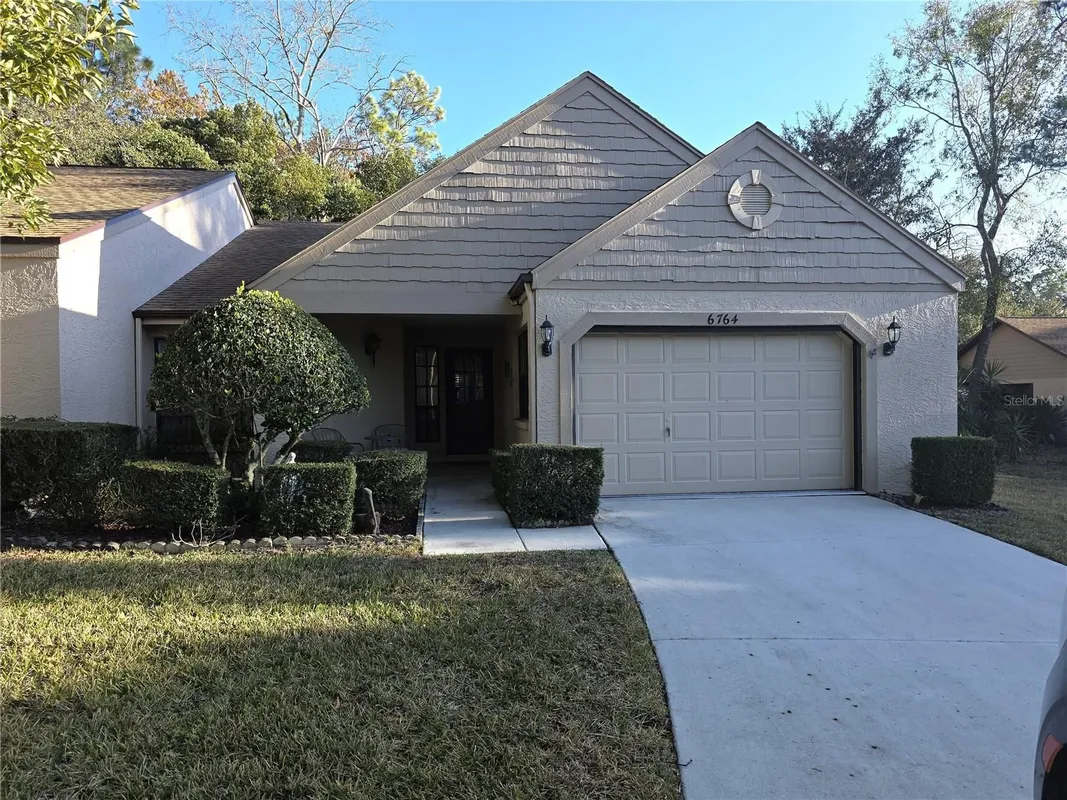 Property Slideshow image 1 of 27 | 6764 pearleaf ct, Spring Hill, FL, 34606