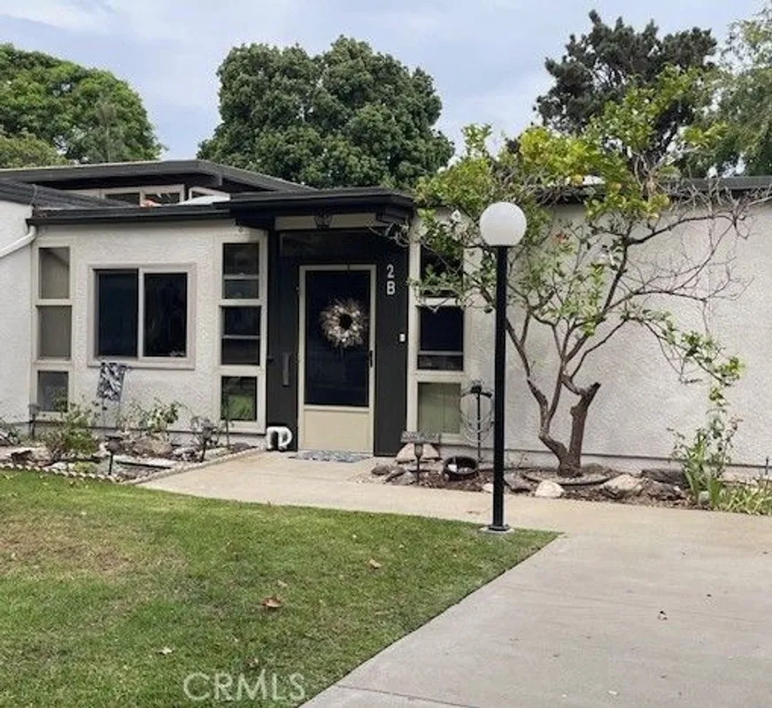 Property Slideshow image 1 of 19 | 13360 del monte dr apt 2b, Seal Beach, CA, 90740