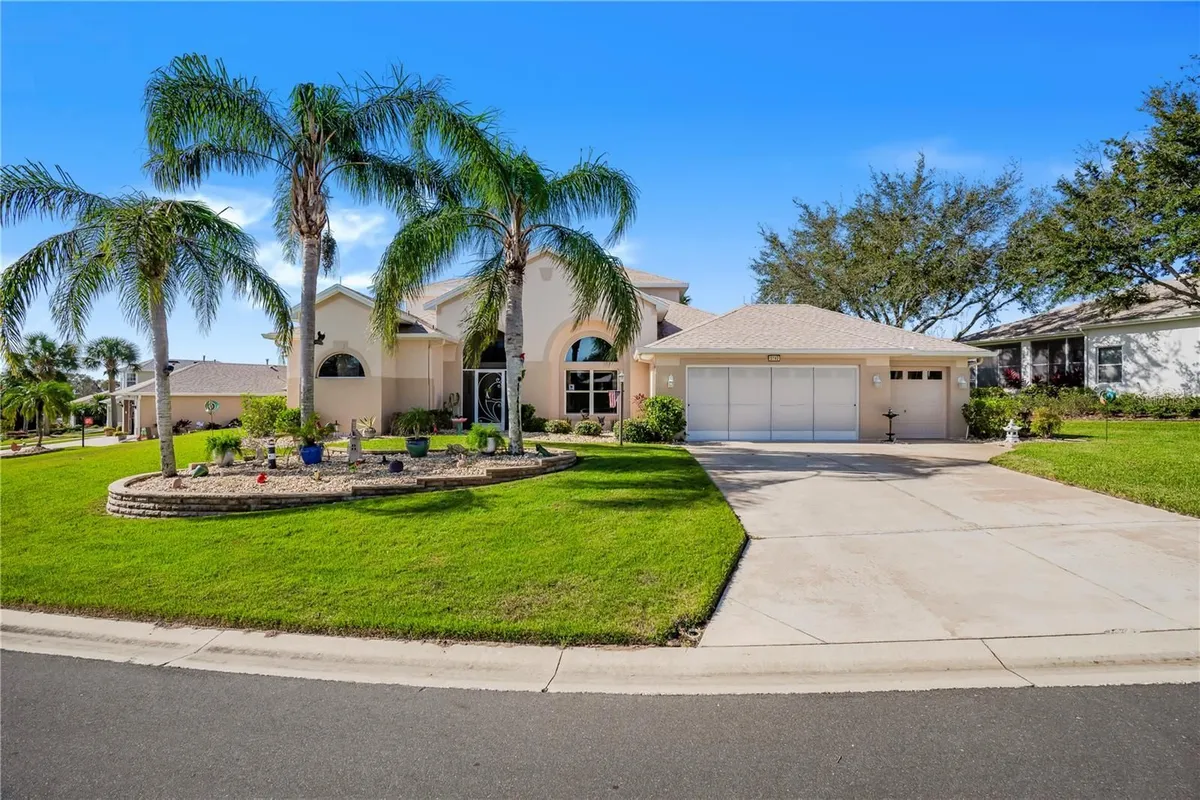 Property Slideshow image 1 of 38 | 5740 bounty cir, Tavares, FL, 32778