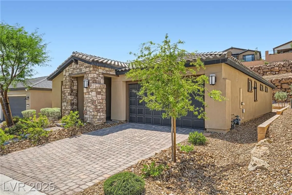 Property Slideshow image 1 of 36 | 243 sun glaze ave, Henderson, NV, 89011
